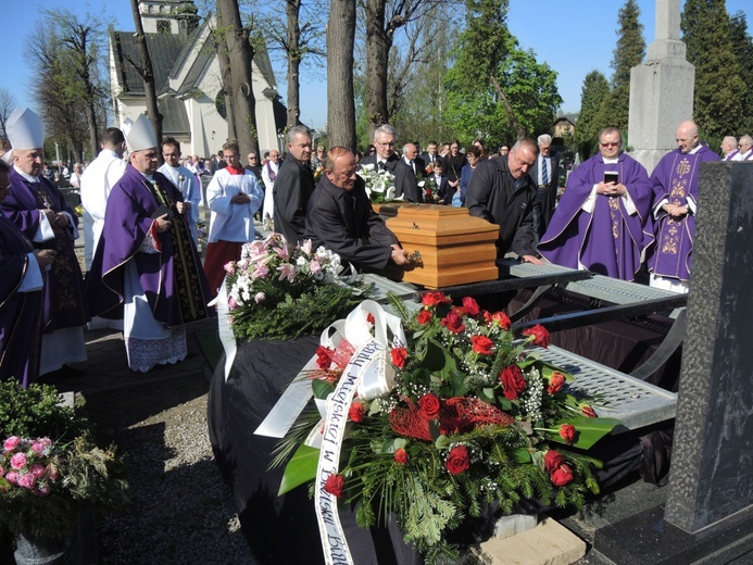 Pogrzeb śp. ks. prałata Józefa Śliża w Wapienicy