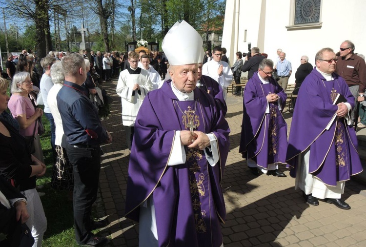 Pogrzeb śp. ks. prałata Józefa Śliża w Wapienicy