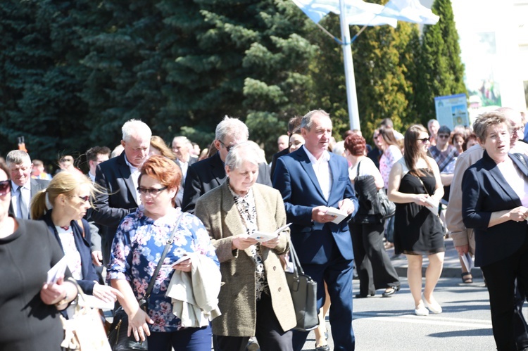 Inauguracja synodu. Nabożeństwo i procesja