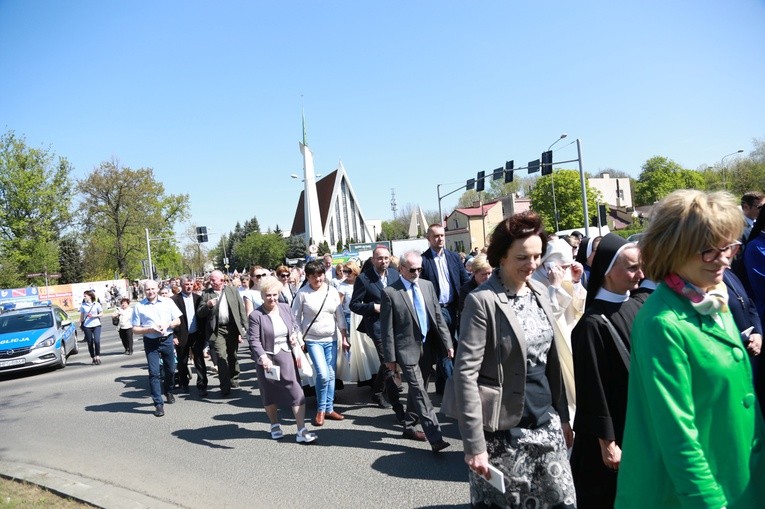 Inauguracja synodu. Nabożeństwo i procesja