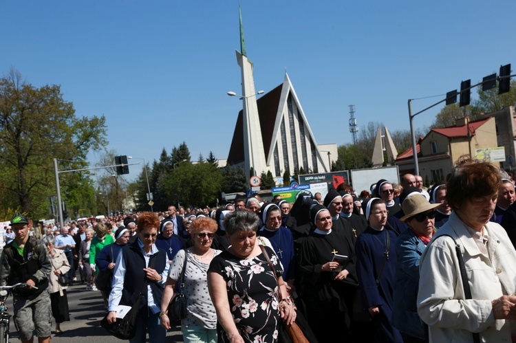 Inauguracja synodu. Nabożeństwo i procesja