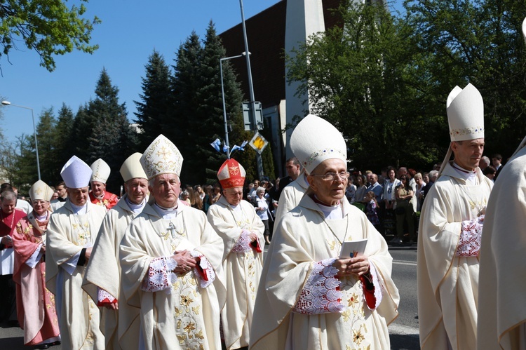 Inauguracja synodu. Nabożeństwo i procesja