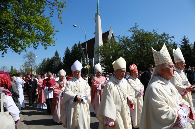 Inauguracja synodu. Nabożeństwo i procesja