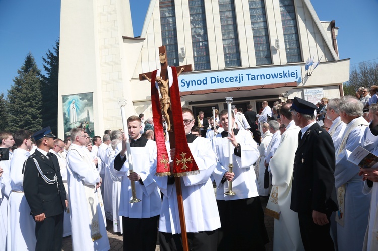 Inauguracja synodu. Nabożeństwo i procesja