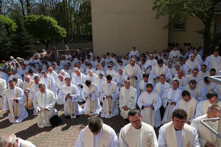 Inauguracja synodu. Nabożeństwo i procesja