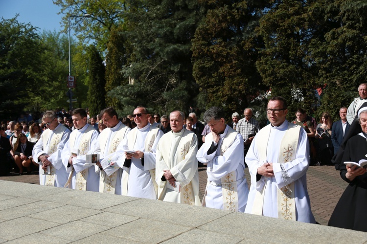 Inauguracja synodu. Nabożeństwo i procesja