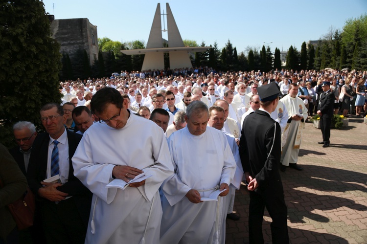 Inauguracja synodu. Nabożeństwo i procesja