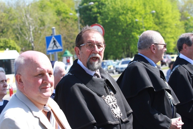 Inauguracja synodu. Nabożeństwo i procesja