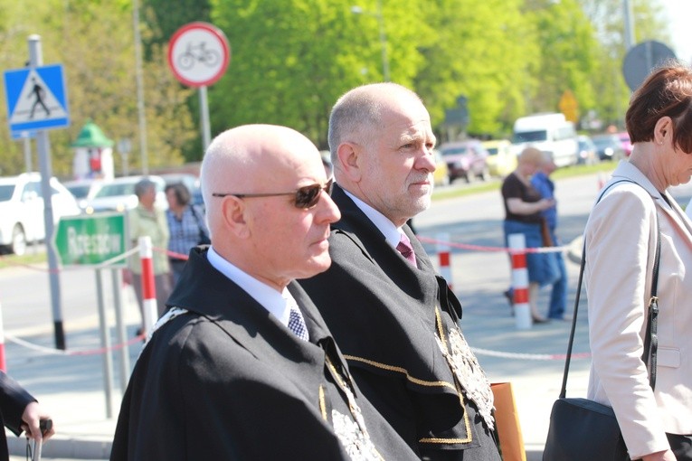 Inauguracja synodu. Nabożeństwo i procesja