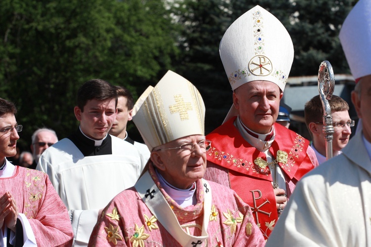 Inauguracja synodu. Nabożeństwo i procesja