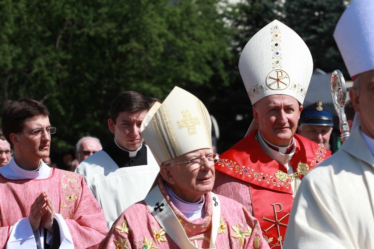 Inauguracja synodu. Nabożeństwo i procesja