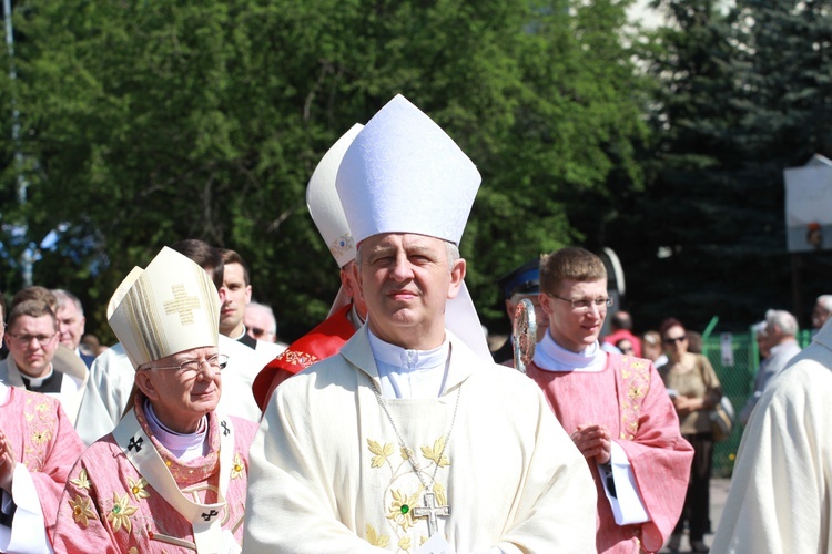 Inauguracja synodu. Nabożeństwo i procesja