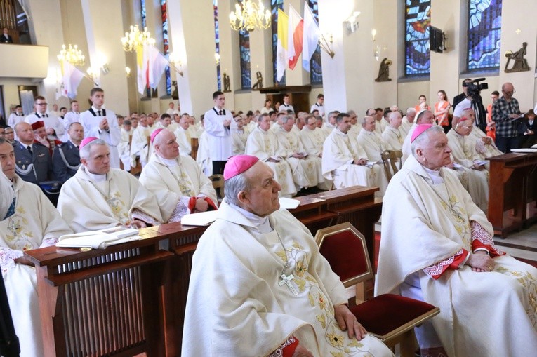 Inauguracja synodu. Nabożeństwo i procesja