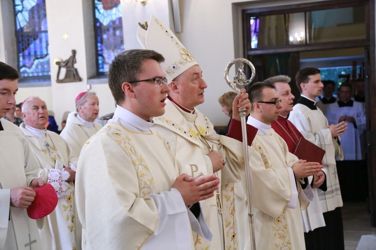 Inauguracja synodu. Nabożeństwo i procesja