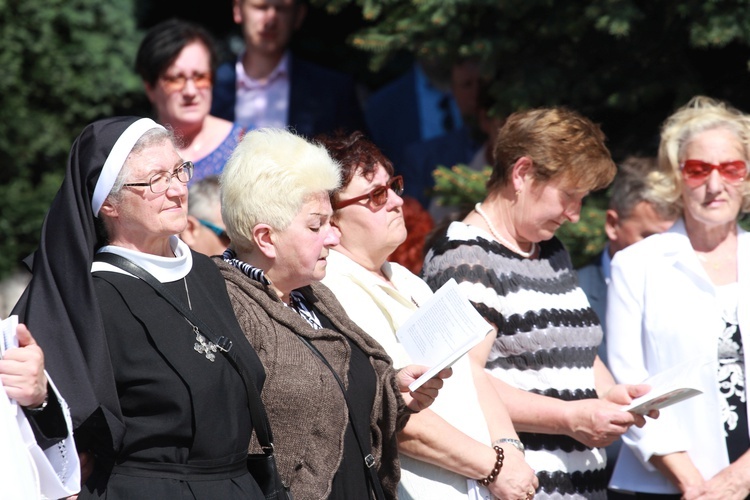 Inauguracja synodu. Nabożeństwo i procesja