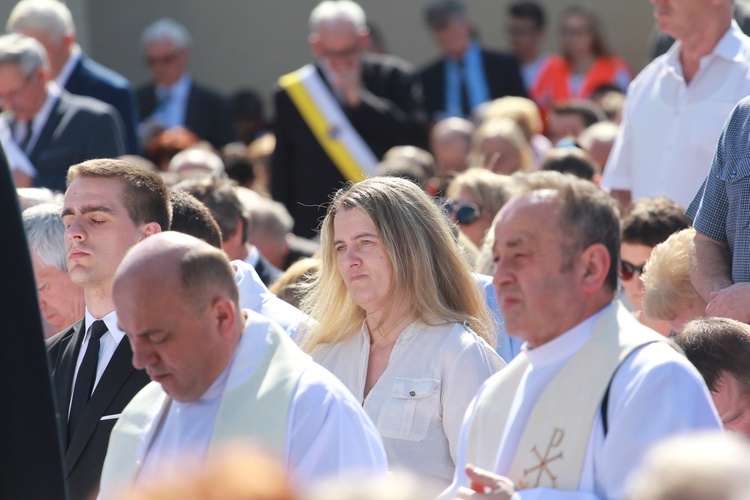 Inauguracja synodu. Nabożeństwo i procesja