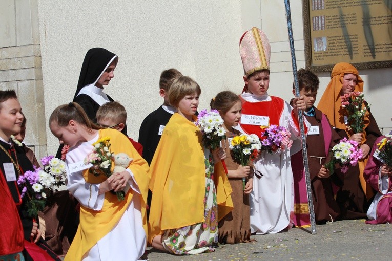 Inauguracja synodu. Nabożeństwo i procesja