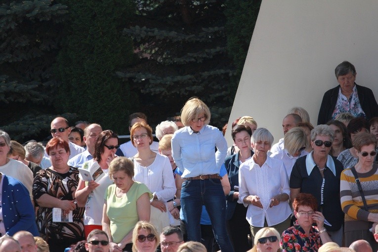 Inauguracja synodu. Nabożeństwo i procesja