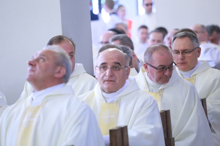 Inauguracja synodu. Nabożeństwo i procesja