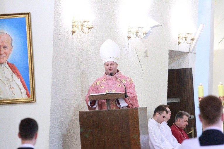 Inauguracja synodu. Nabożeństwo i procesja