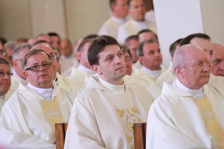 Inauguracja synodu. Nabożeństwo i procesja