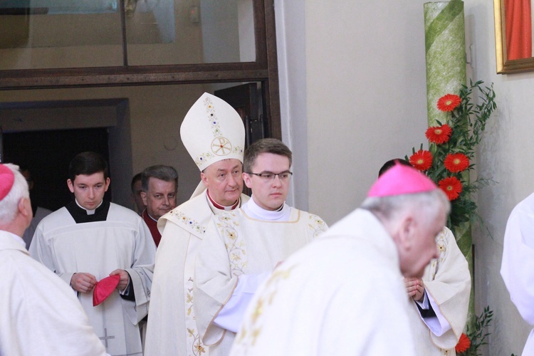 Inauguracja synodu. Nabożeństwo i procesja