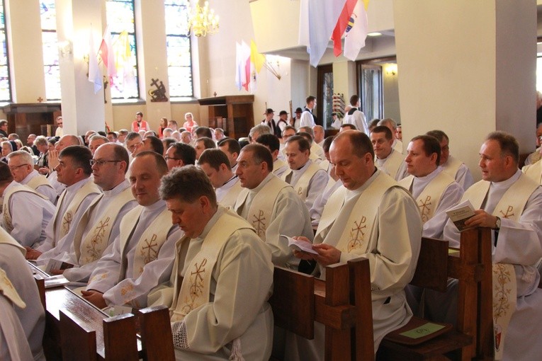 Inauguracja synodu. Nabożeństwo i procesja