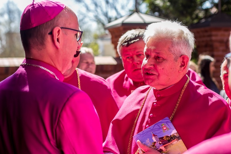 Święcenia bp. Janusza Ostrowskiego w Olsztynie