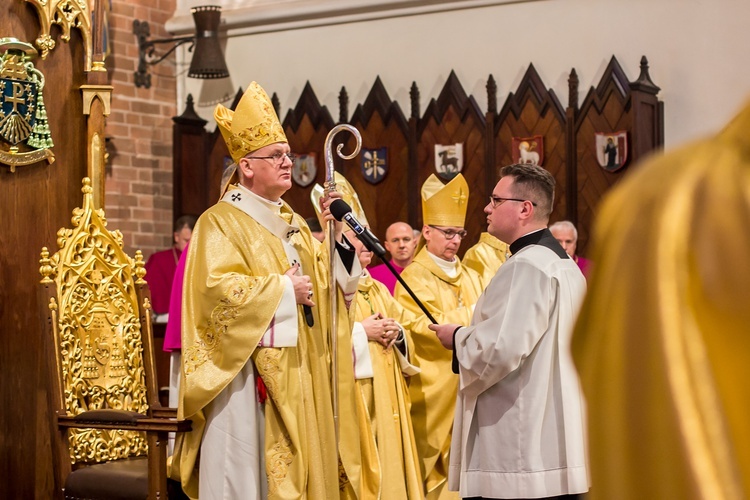 Święcenia bp. Janusza Ostrowskiego w Olsztynie