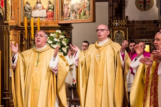 Święcenia bp. Janusza Ostrowskiego w Olsztynie