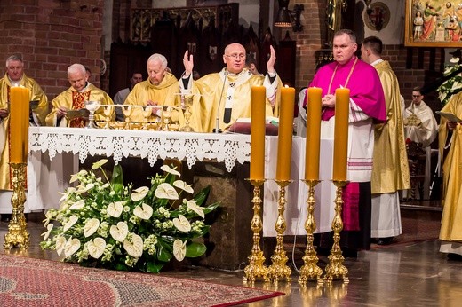 Święcenia bp. Janusza Ostrowskiego w Olsztynie