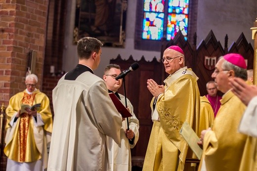 Święcenia bp. Janusza Ostrowskiego w Olsztynie