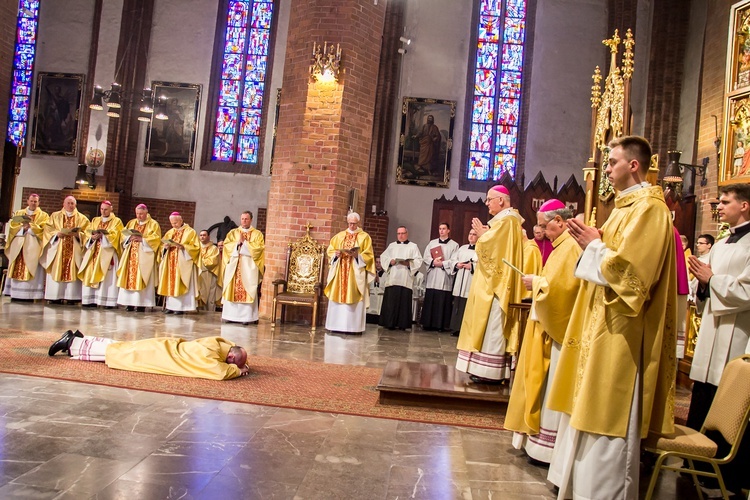 Święcenia bp. Janusza Ostrowskiego w Olsztynie