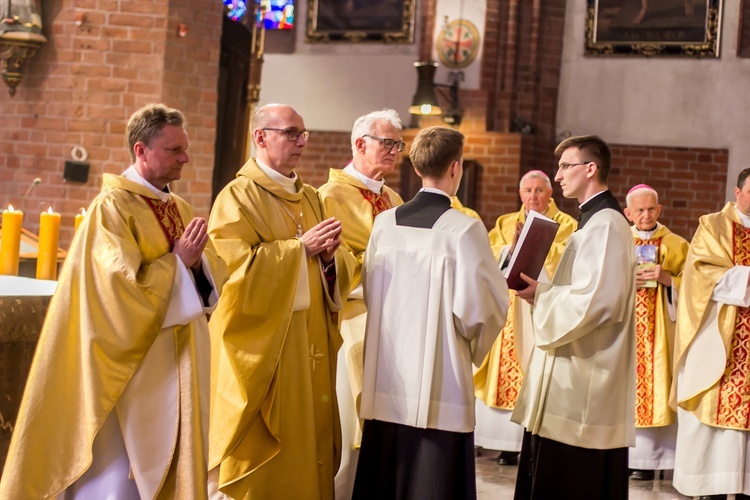 Święcenia bp. Janusza Ostrowskiego w Olsztynie