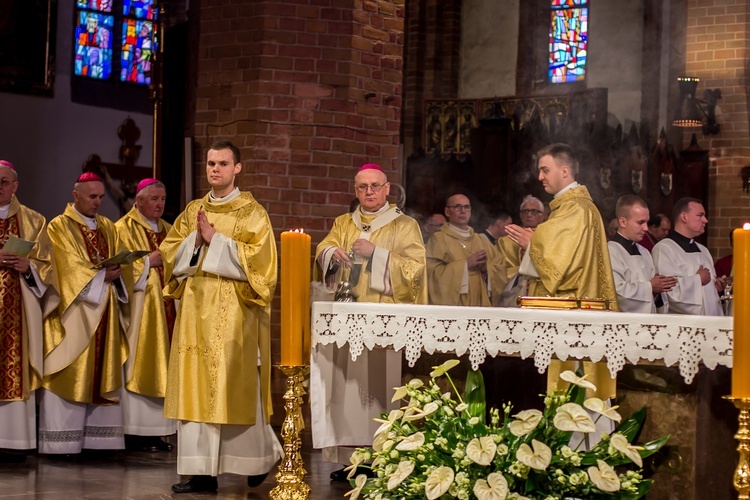 Święcenia bp. Janusza Ostrowskiego w Olsztynie