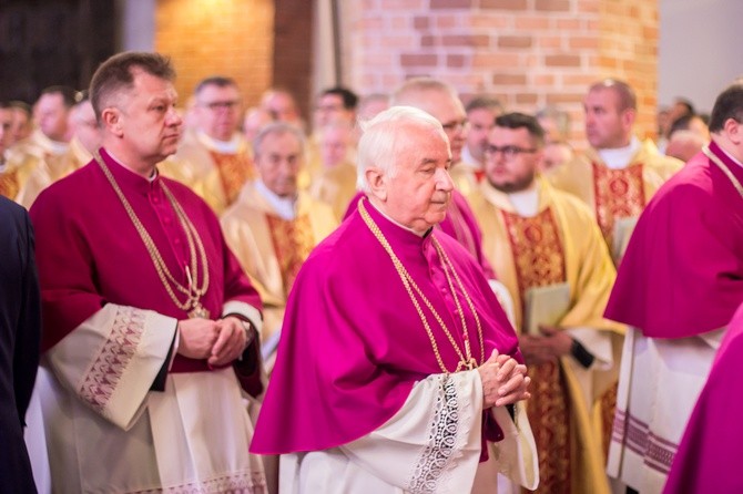 Święcenia bp. Janusza Ostrowskiego w Olsztynie