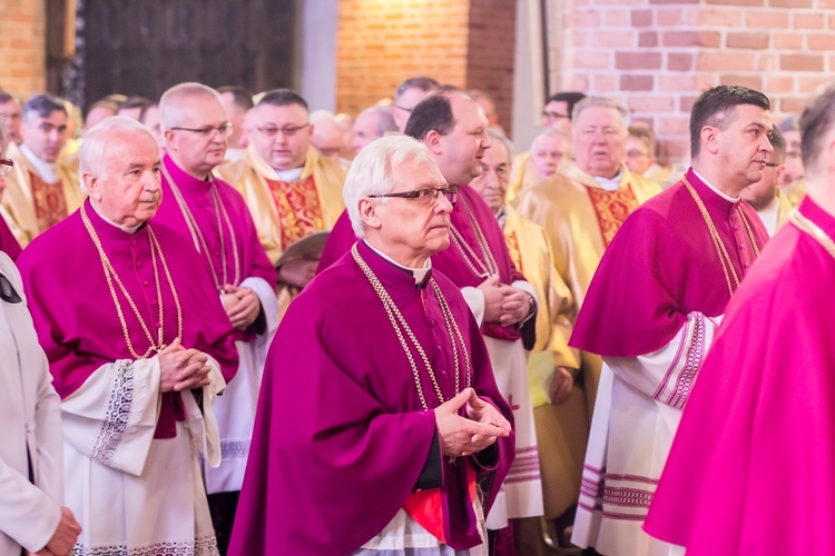 Święcenia bp. Janusza Ostrowskiego w Olsztynie