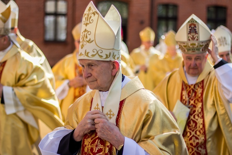 Święcenia bp. Janusza Ostrowskiego w Olsztynie