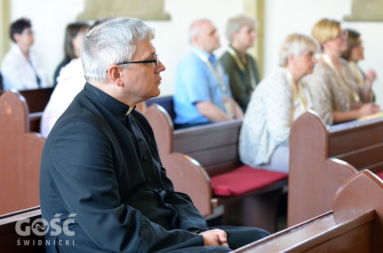 On tu jest - Szkoła Adoracji Najświętszego Sakramentu