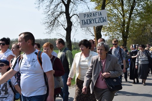 Pielgrzymka ze Roszkowej Woli do Żdar