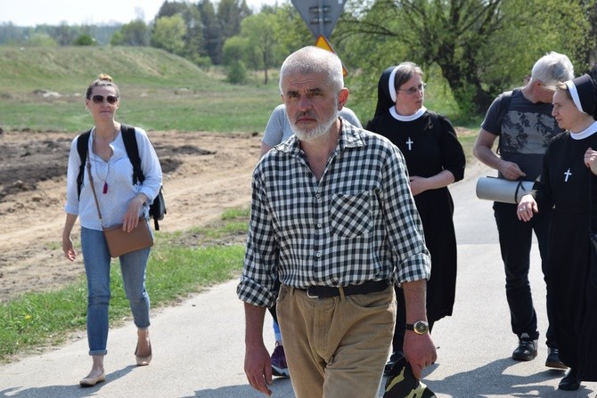 Pielgrzymka ze Roszkowej Woli do Żdar