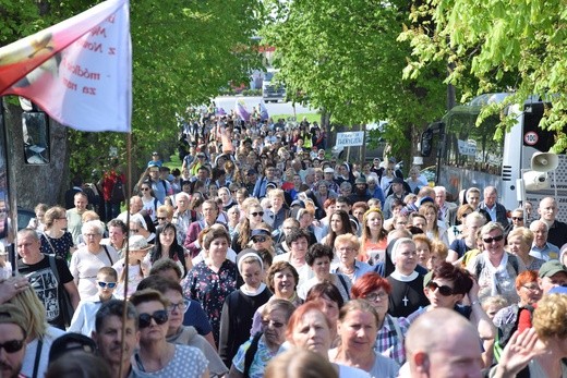 Pielgrzymka ze Roszkowej Woli do Żdar