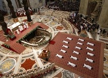 Papież wyświęcił 16 księży z całego świata