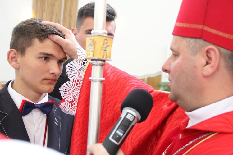 Bierzmowanie w Łękach Górnych