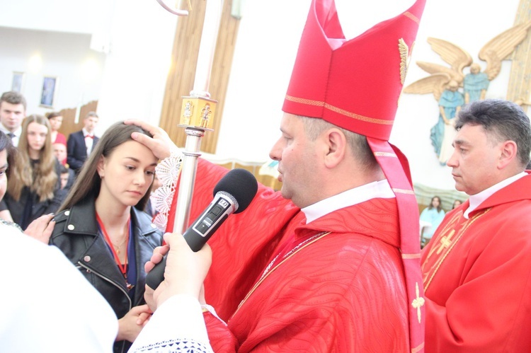 Bierzmowanie w Łękach Górnych