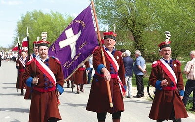 Honorowa Straż Grobowa w Dzikowcu powstała w 1881 r. 