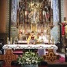▲	Niedzielne świętowanie rozpoczęło się Mszą św. w kościele parafialnym, a zakończyło się wesołymi wspomnieniami w Domu Katolickim.