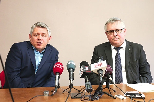 ▲	O projekcie opowiadali Przemysław Bednarczyk (z lewej) i poseł Robert Mordak.