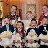 Dzieci i młodzież zaprezentowały program słowno-muzyczny.