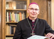 ▼	– Maryi zawierzam każdy dzień biskupiego posługiwania – mówił bp Janusz Ostrowski.